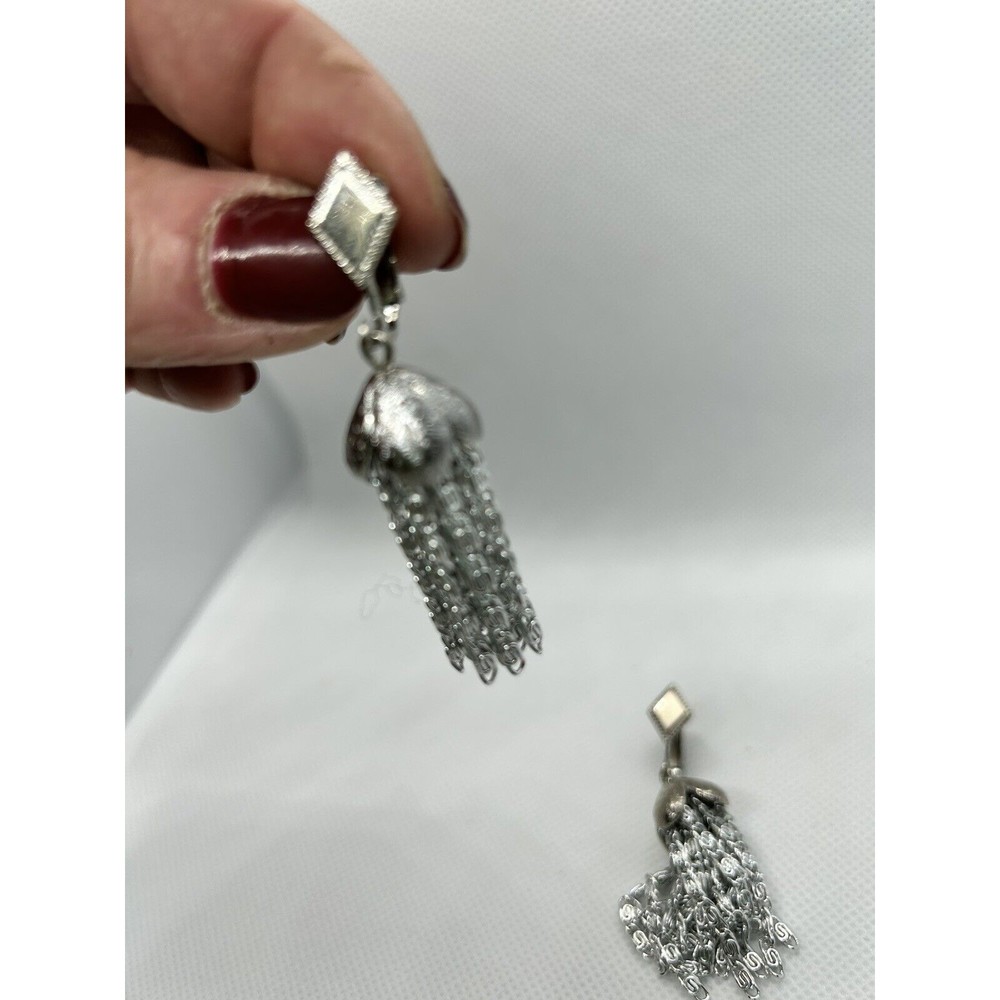 Vintage Sarah Coventry Dangle Drop Silver Tone Clip On Earrings Signed